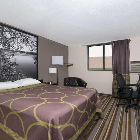 Super 8 By Wyndham Willmar Hotel Exterior photo