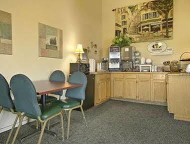 Super 8 By Wyndham Willmar Hotel Exterior photo